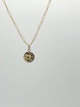 Load image into Gallery viewer, Precious stones and gold pendant