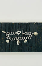 Load image into Gallery viewer, Shell charm bracelet
