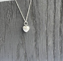 Load image into Gallery viewer, Chubby heart necklace