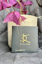 Load image into Gallery viewer, nine carat gold twig t bar necklace