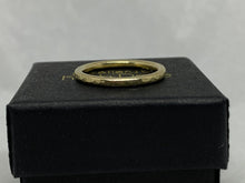 Load image into Gallery viewer, Classic hammered solid gold ring