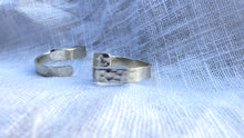 Load image into Gallery viewer, Wrap around adjustable silver ring
