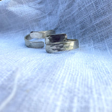 Load image into Gallery viewer, Wrap around adjustable silver ring
