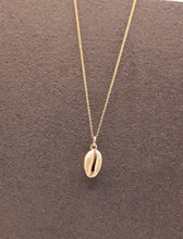 Load image into Gallery viewer, Gold Cowrie Shell necklace
