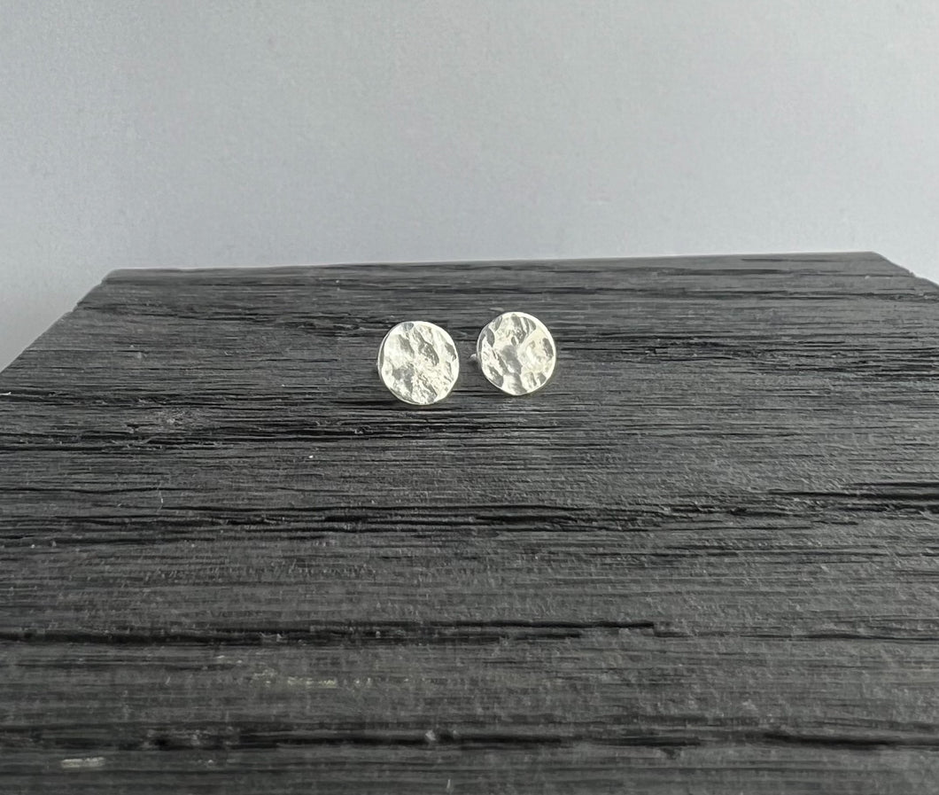 Hammered circle studs